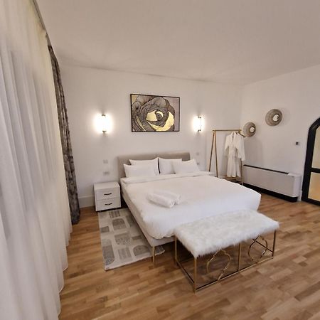 Rokebea Luxury Apartment Brasov Luaran gambar