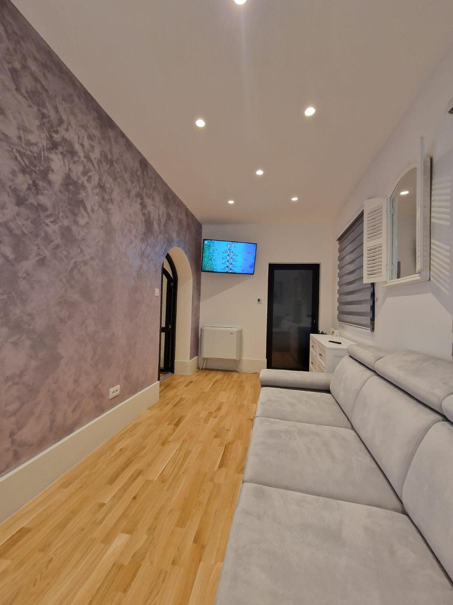 Rokebea Luxury Apartment Brasov Luaran gambar