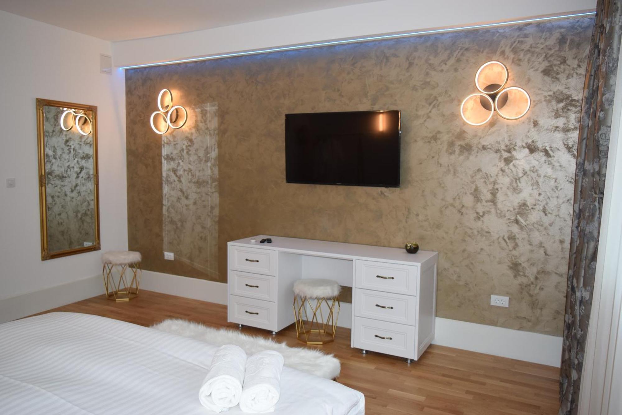 Rokebea Luxury Apartment Brasov Luaran gambar